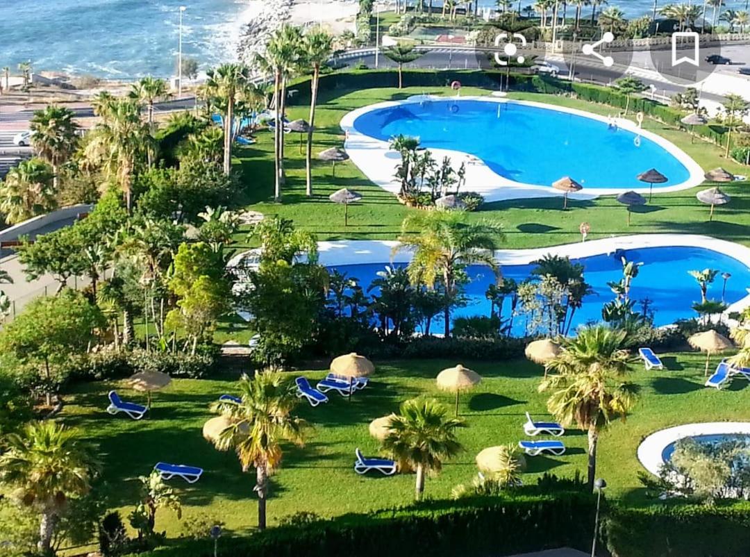 Apartamento frente al mar con increíbles piscinas Benalmádena Exterior foto
