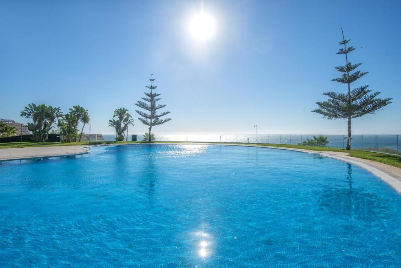 Apartamento frente al mar con increíbles piscinas Benalmádena Exterior foto