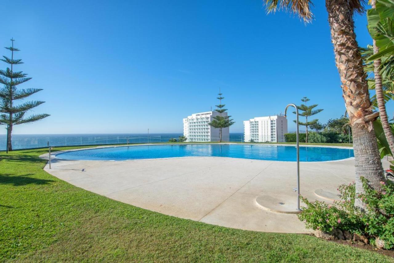 Apartamento frente al mar con increíbles piscinas Benalmádena Exterior foto