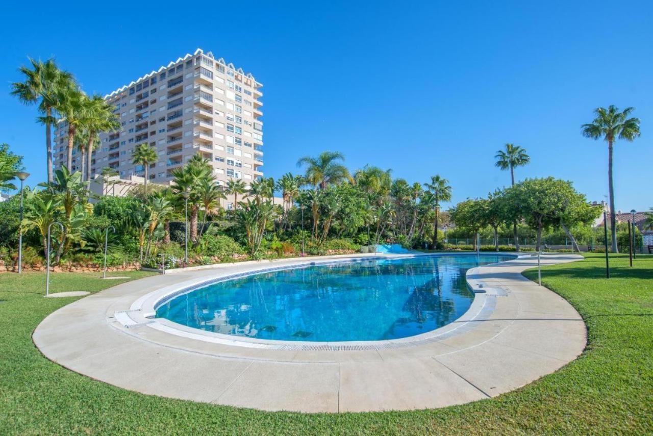 Apartamento frente al mar con increíbles piscinas Benalmádena Exterior foto