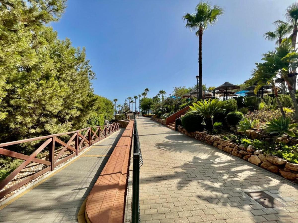 Apartamento frente al mar con increíbles piscinas Benalmádena Exterior foto
