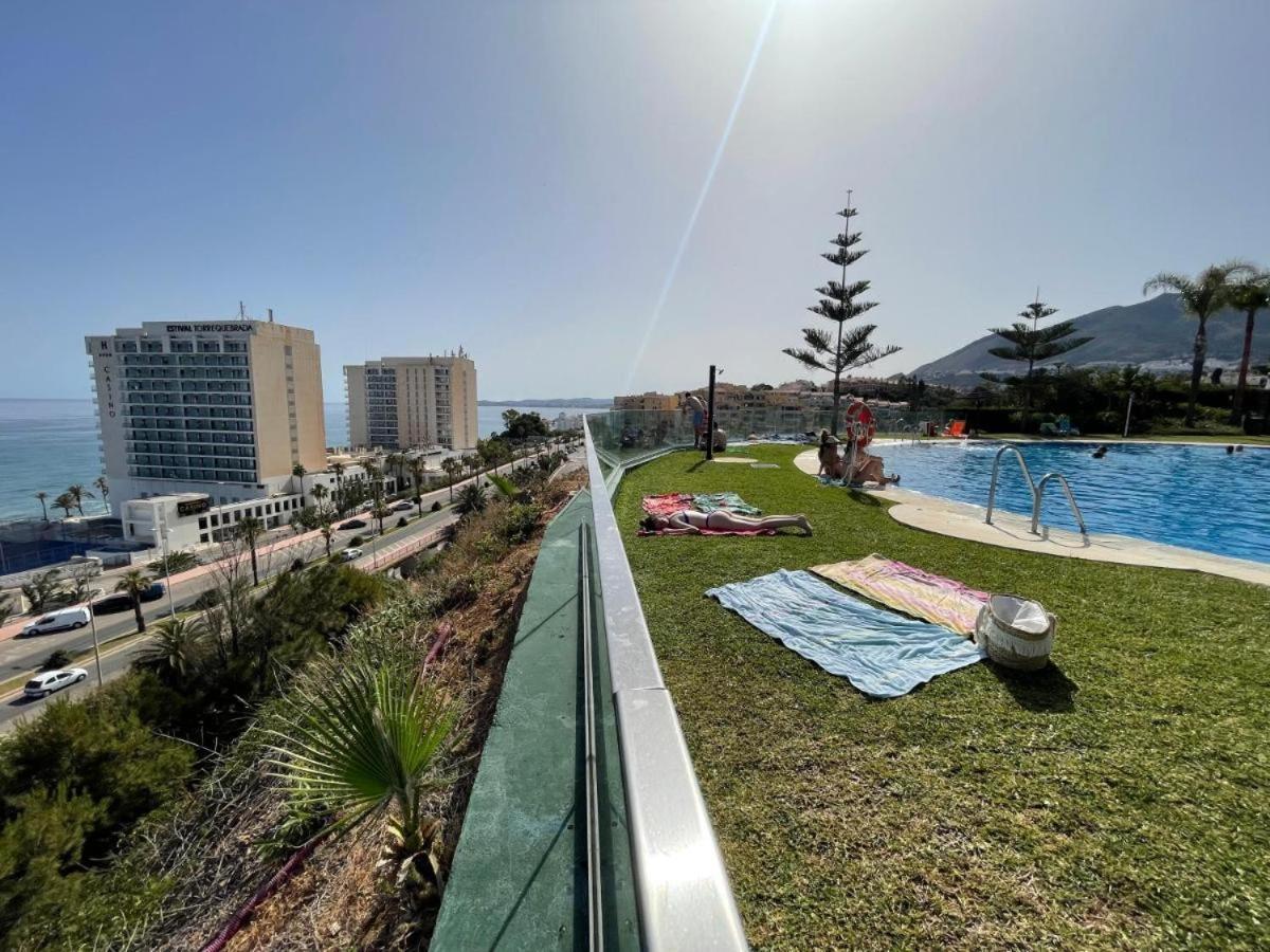 Apartamento frente al mar con increíbles piscinas Benalmádena Exterior foto