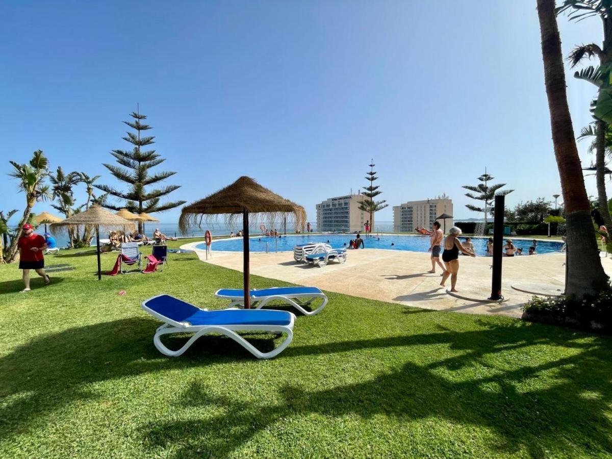 Apartamento frente al mar con increíbles piscinas Benalmádena Exterior foto